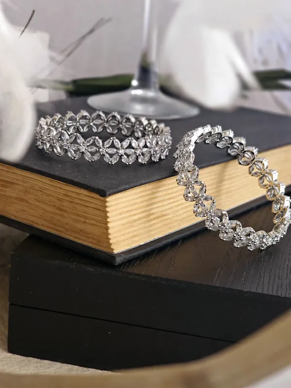 Eterna_Glint_Bangles