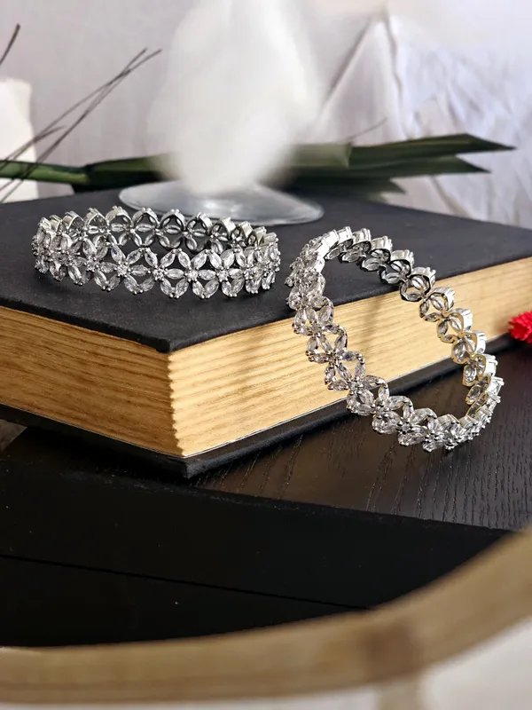 Eterna_Glint_Bangles