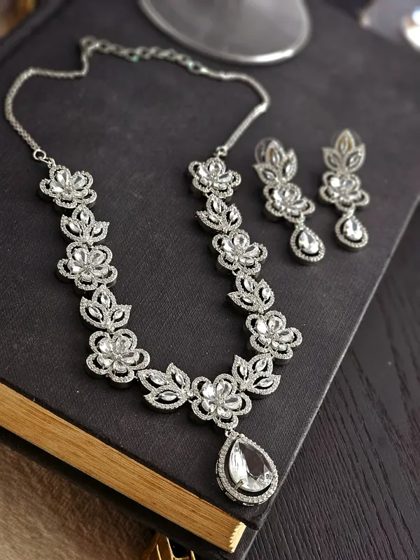 Ethereal_Charm_Set