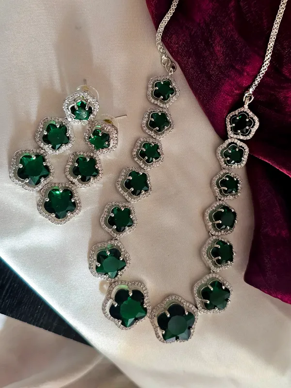 Emerald_Dusk_Necklace_Set