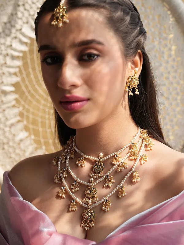 3-Layered_Kundan_Necklace_Set_With_Mangtika