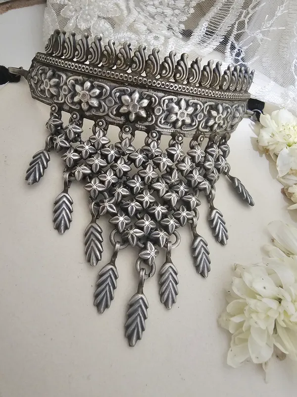 Binnis_Wardrobe_Triangular_German_Silver_Choker_with_Intricate_Patterns_and_Bells