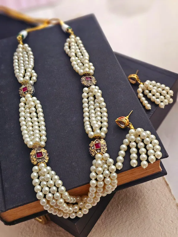 Semi-Precious_Pearl_Necklace
