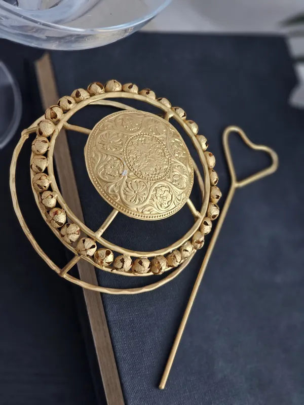 Golden_Buncage_&_stick