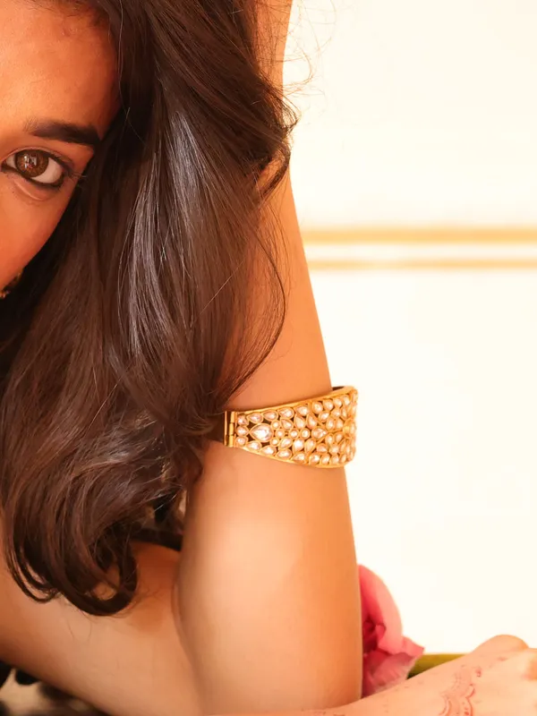 Golden_Petal_Gleam_Bracelet