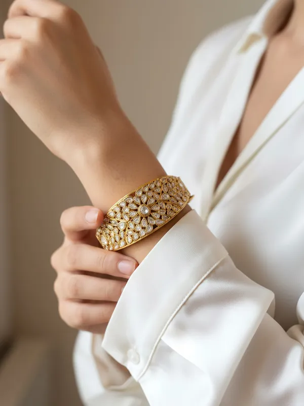 Golden_Petal_Gleam_Bracelet