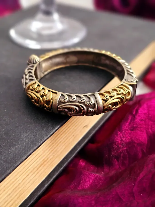Golden_Silver_Serenade_Bangle