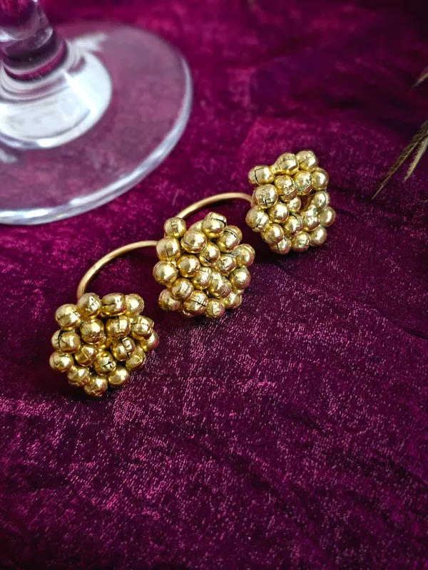 Golden_Whisper_Loop_Ring