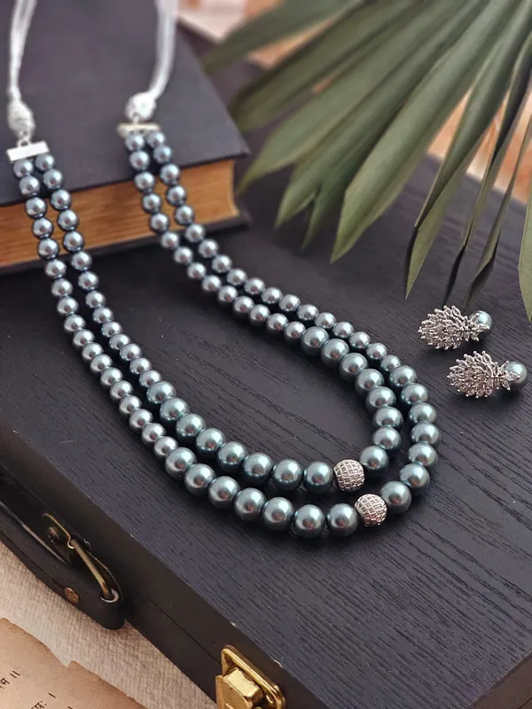 Srishti_Semi-Precious_Pearl_Necklace_Set