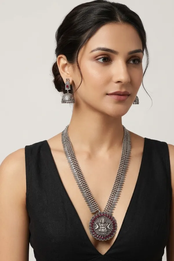 Shree_Grace_Ornate_Necklace_with_Laxmi_Maa_Pendant
