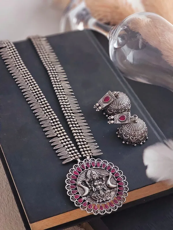 Shree_Grace_Ornate_Necklace_with_Laxmi_Maa_Pendant
