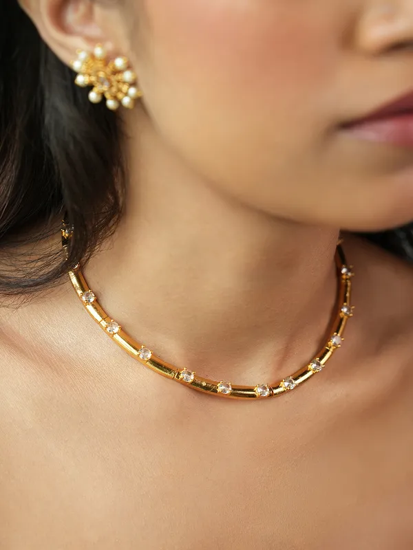 Sundarika_Golden_Stone_Necklace_Set