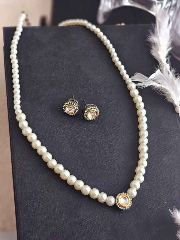 Stella_Semi-Precious_Pearl_Necklace_Set