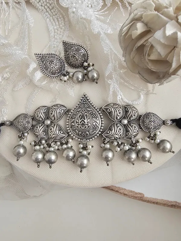Vanya_German_Silver_Choker_Set