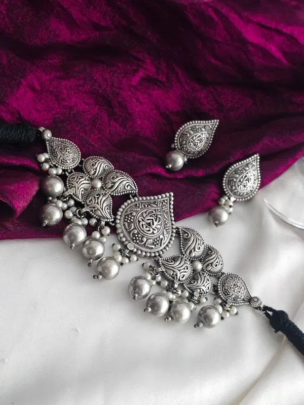 Vanya_German_Silver_Choker_Set