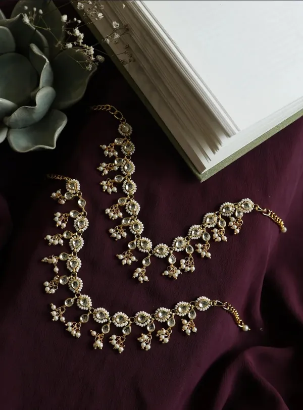 Kriti_Graceful_Pachi_Embellished_Exquisite_Kundan_Anklets
