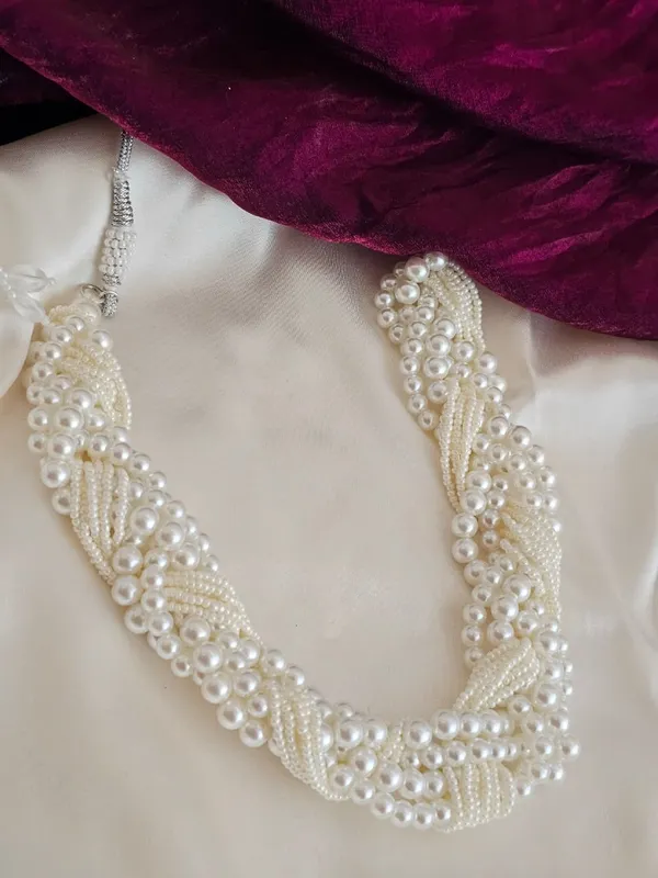 Liora_Pearl_Necklace