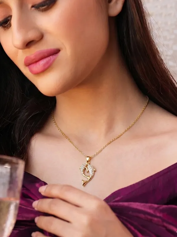 Lumi_Fish_Pendant_Necklace_