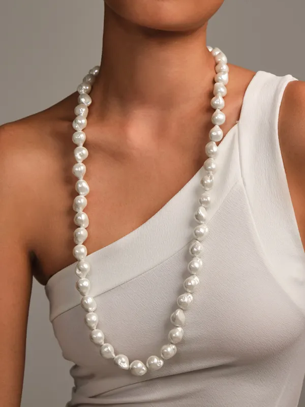 Luna_Line_Mother_of_Pearl_Necklace