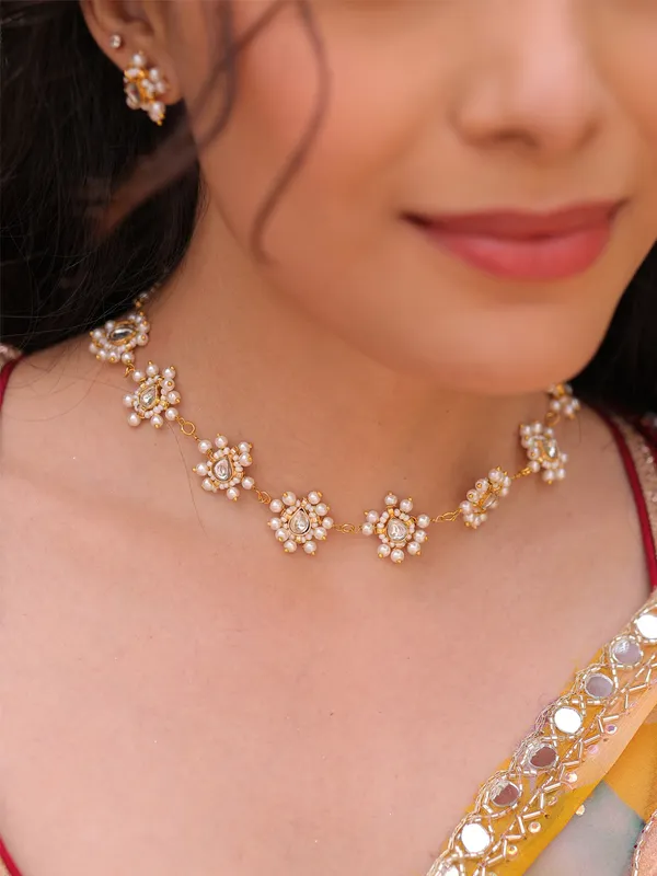 Lustral_Pachi_Kundan_Choker_Set