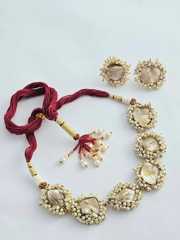 Lustre_MOP_Charm_Necklace_Set