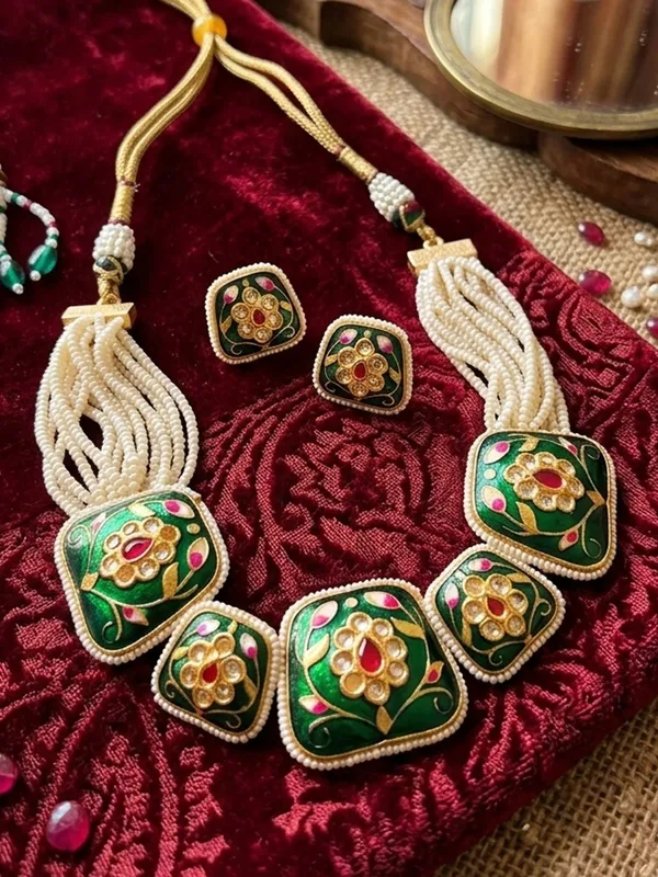Emerald_Enamel_Meenakari_Set