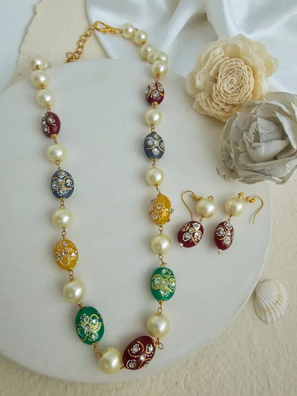 Crimson_Radiance_Gemstone_Necklace_Set