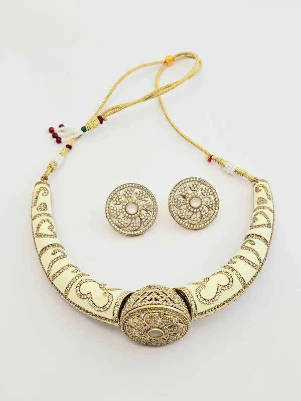 Cream_Blossom_Necklace_set