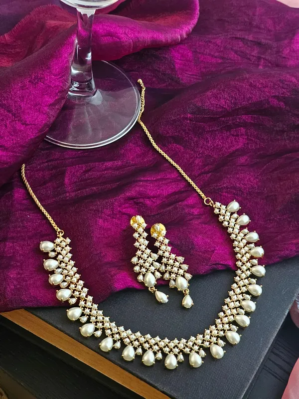 Mrinalini_Pearl_Necklace_Set_