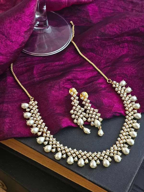 Mrinalini_Pearl_Necklace_Set_