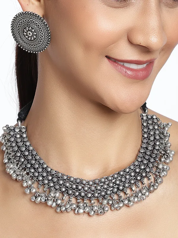 Women_Silver-toned_Silver-Plated_Jewellery_Set