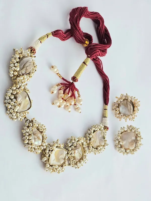 Lustre_MOP_Charm_Necklace_Set