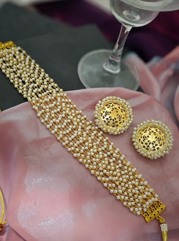 Opulent_Pearl_Embrace_Necklace_Set