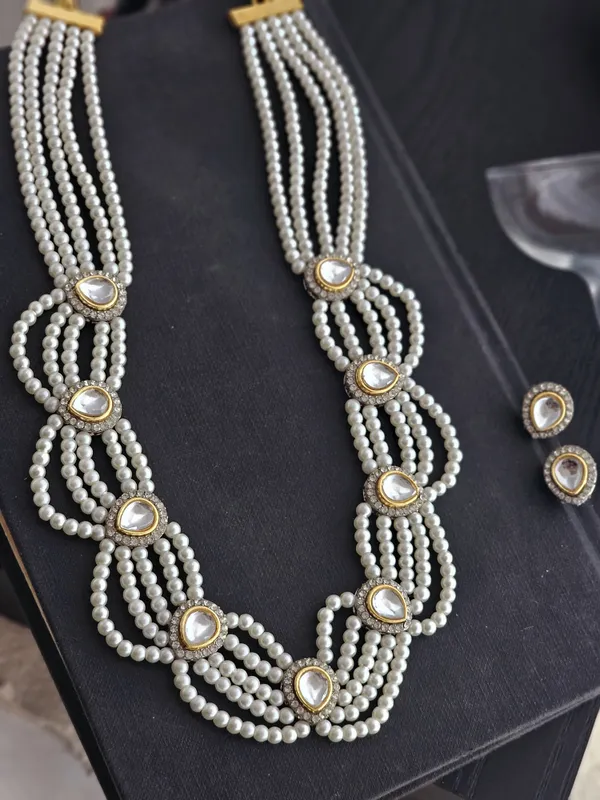 Aarini_Long_Pearl_Kundan_Necklace_Set