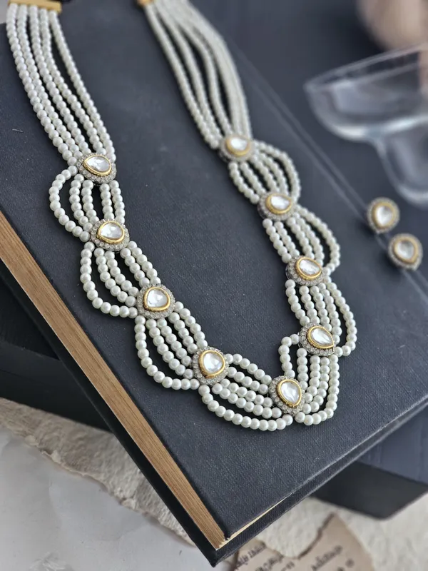 Aarini_Long_Pearl_Kundan_Necklace_Set
