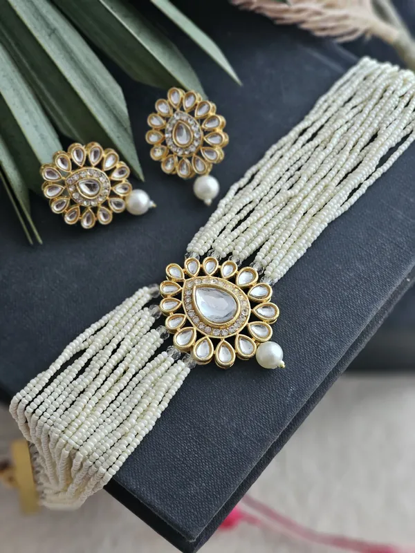 Nirvi_Kundan_Pearl-Beaded_Choker_Set