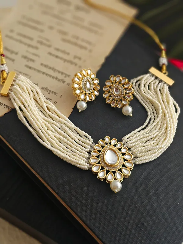 Nirvi_Kundan_Pearl-Beaded_Choker_Set