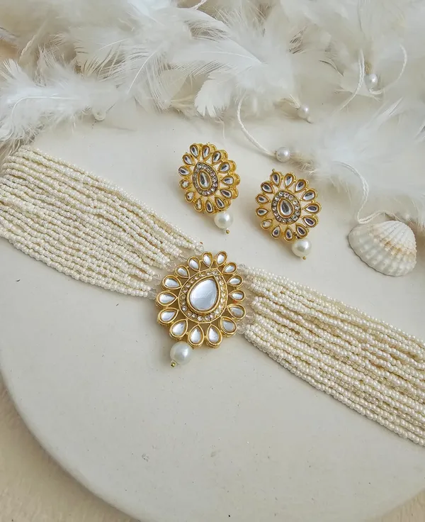 Nirvi_Kundan_Pearl-Beaded_Choker_Set