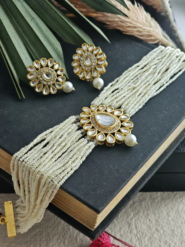 Nirvi_Kundan_Pearl-Beaded_Choker_Set