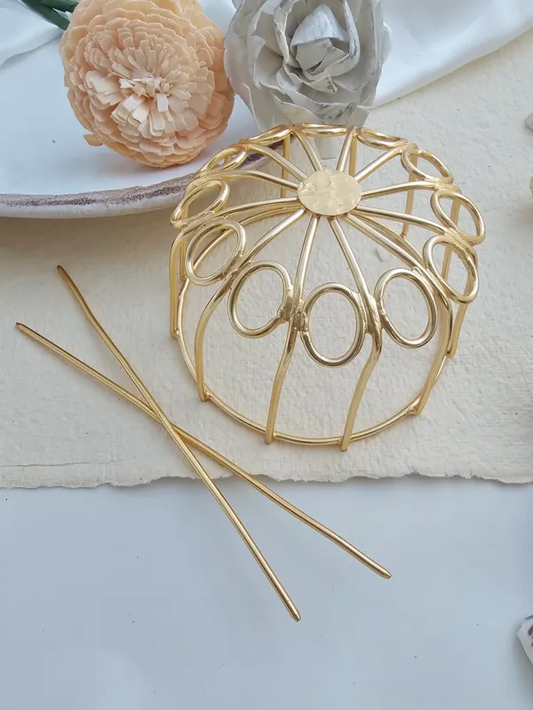 Flora_Golden_Bun_Cage_With_Bun_Sticks
