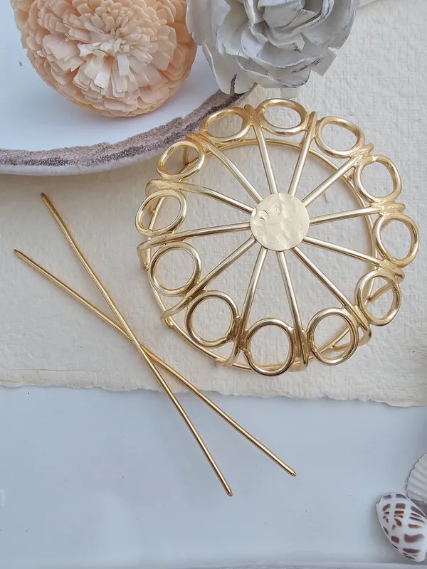 Flora_Golden_Bun_Cage_With_Bun_Sticks