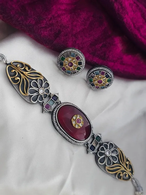 Crimson_Crown_Enamel_Choker_Set