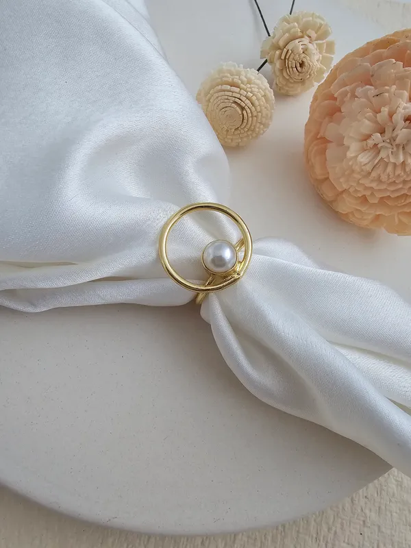 Golden_Elara_Pearl_Finger_Ring