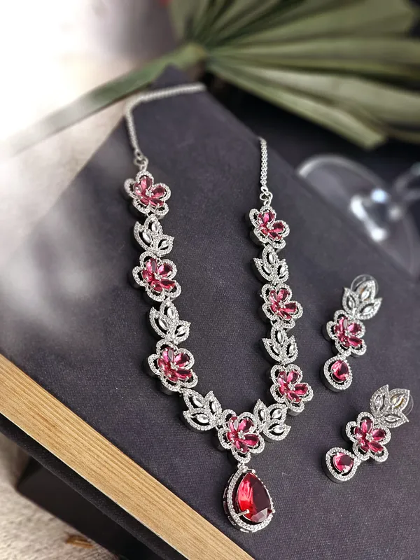 Rosabelle_Bloom_Necklace_Set