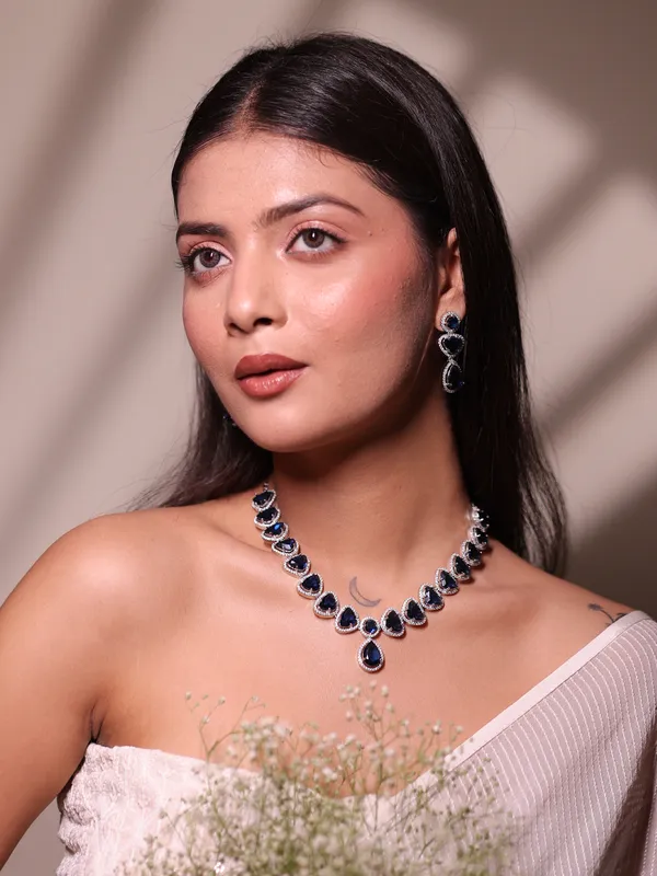 Sapphire_Glow_AD_Necklace_Set