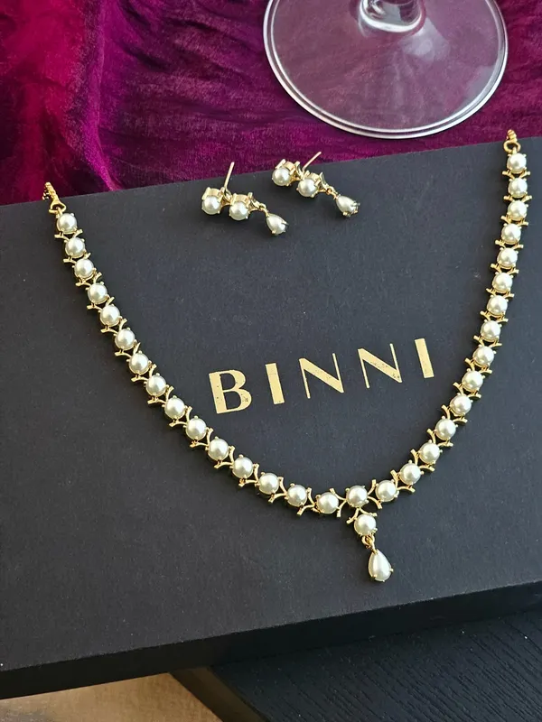 The_White_Majesty_Necklace_Set_