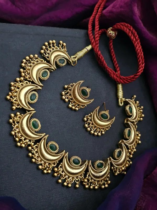 Lunar_Verdance_Necklace_Set