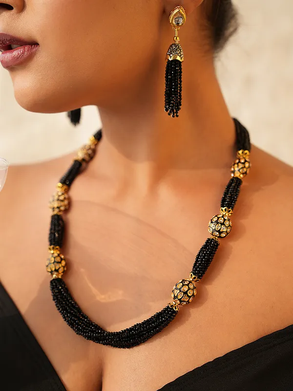 Black_Beads_Necklace_Set