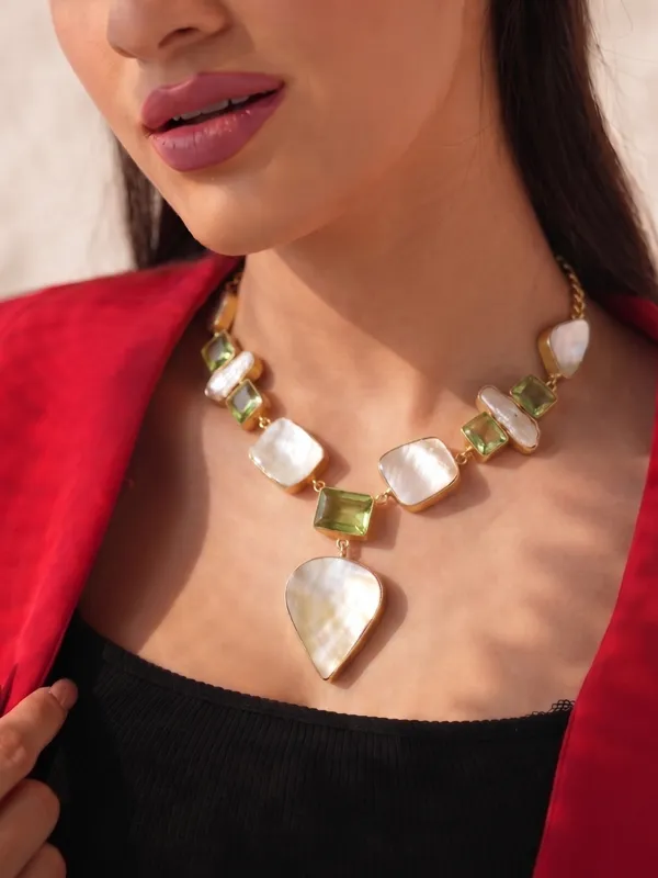 Lumora_Pearl-Glass_Necklace