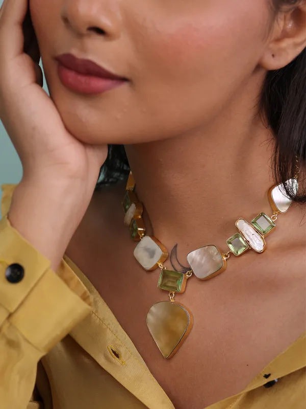 Lumora_Pearl-Glass_Necklace
